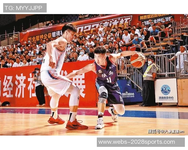 篮球明星盛装出席慈善晚会引领时尚潮流与公益热潮交融